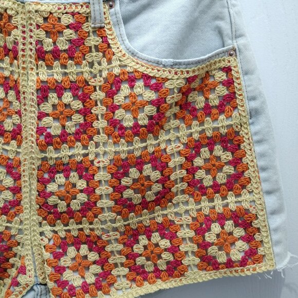 Wild Fable Crochet Denim Shorts Women’s Boho Granny Square Festival Size 10 - Picture 7 of 9